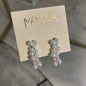 Pearl drop earrings